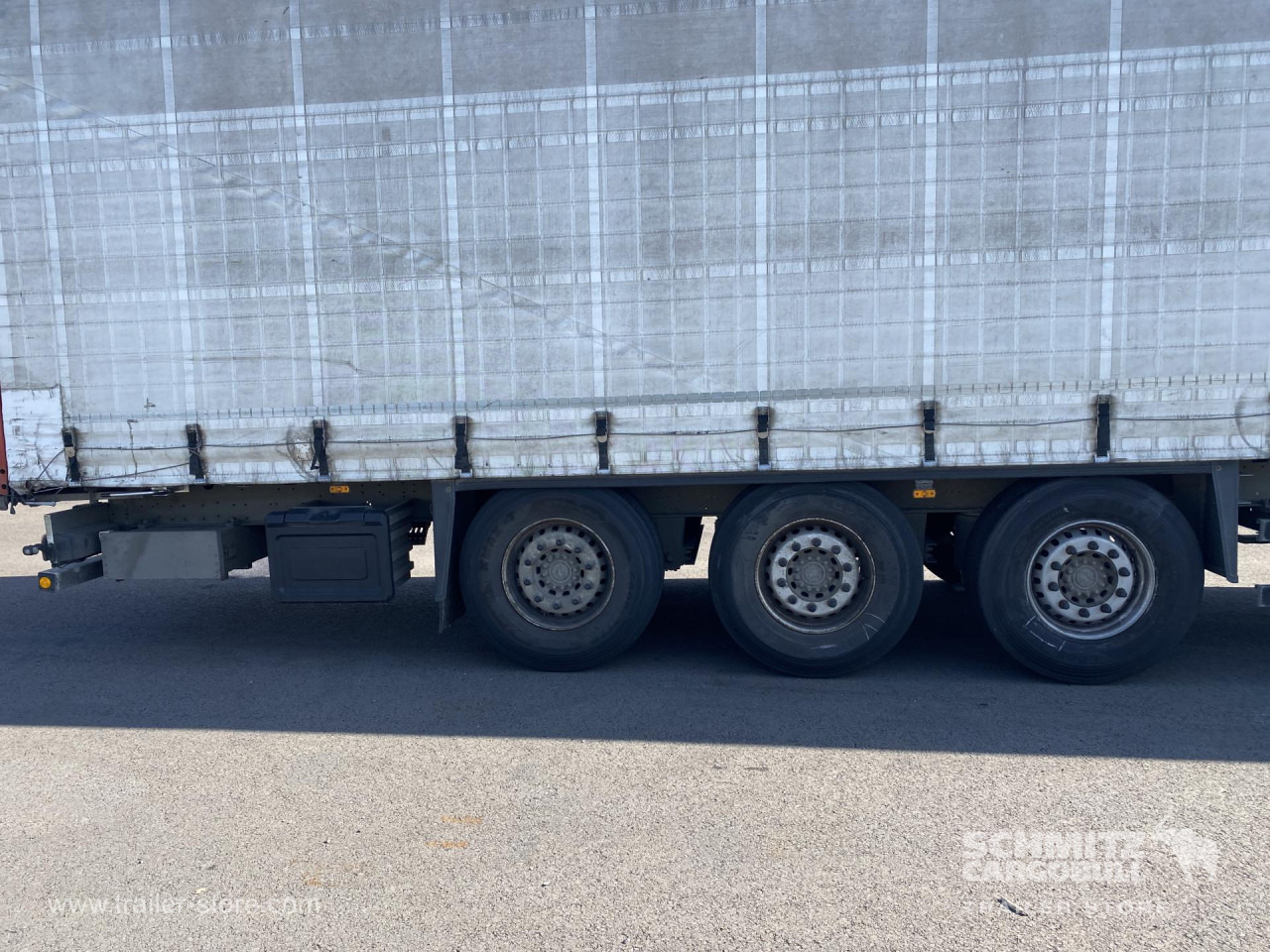 SCHMITZ Curtainsider Standard - Curtainsider semi-trailer: picture 3 SCHMITZ Curtainsider Standard - Curtainsider semi-trailer: picture 3