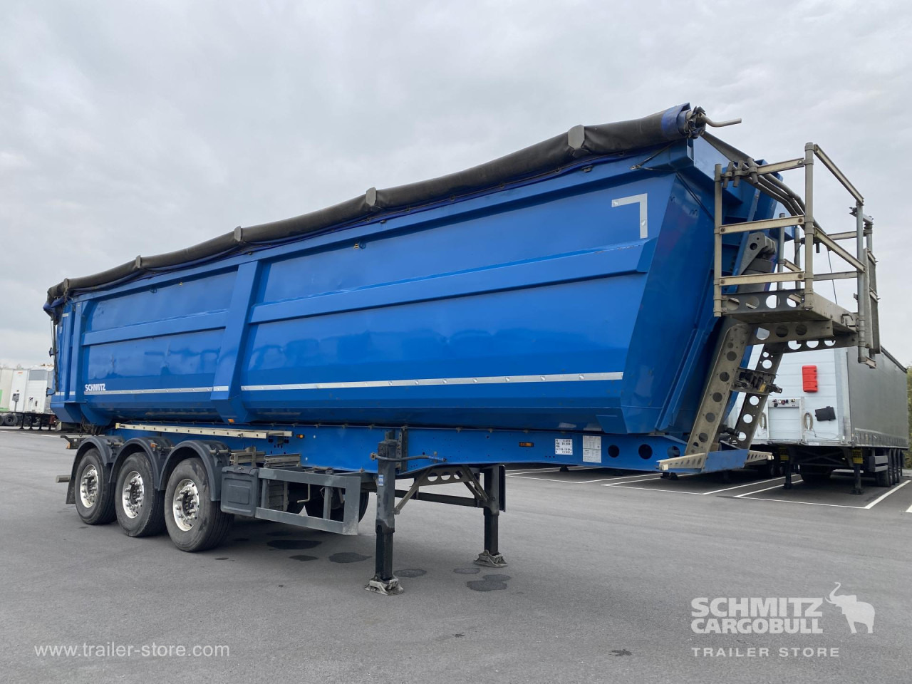 SCHMITZ Tipper Steel half pipe body 46m³ - Tipper semi-trailer: picture 1 SCHMITZ Tipper Steel half pipe body 46m³ - Tipper semi-trailer: picture 1