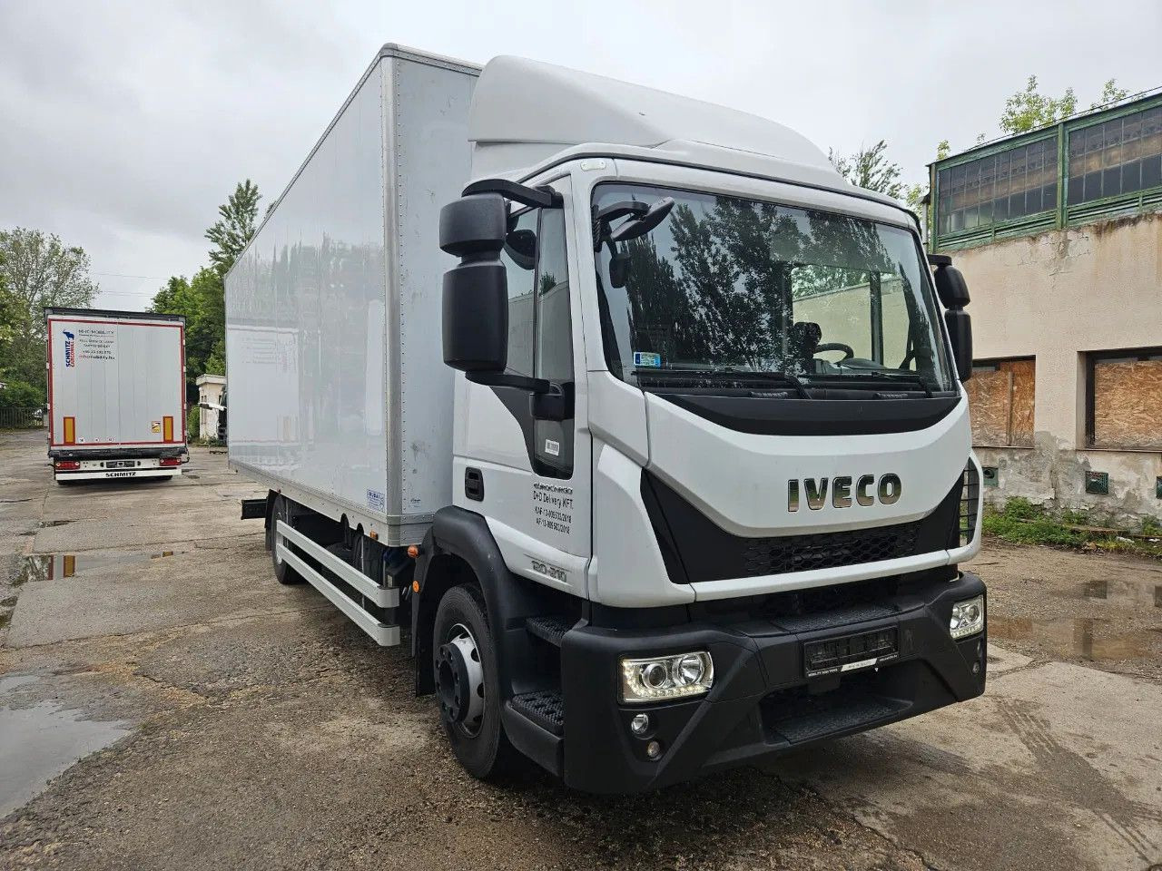 Iveco EuroCargo 120 - 210 BOX 12t Only 7554 km - Box truck: picture 3 Iveco EuroCargo 120 - 210 BOX 12t Only 7554 km - Box truck: picture 3