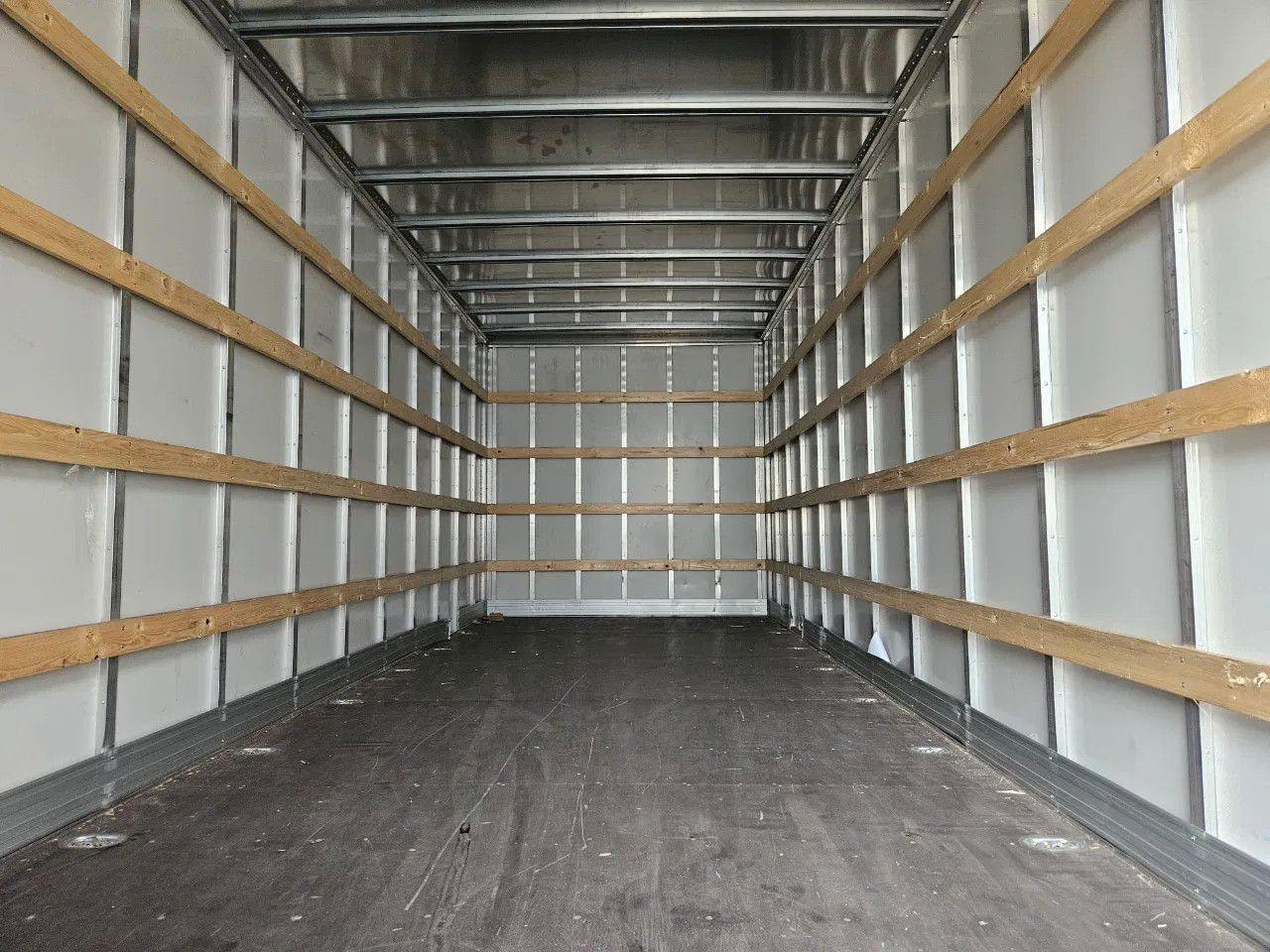 Box truck Iveco EuroCargo 120 - 210 BOX 12t Only 7554 km: picture 7