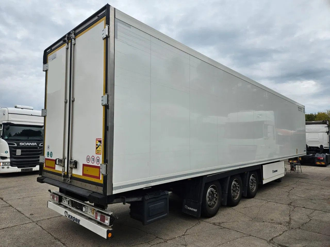 Krone SD Thermo King SLX300i - Lifting axle A - Pallet - Refrigerator semi-trailer: picture 4 Krone SD Thermo King SLX300i - Lifting axle A - Pallet - Refrigerator semi-trailer: picture 4