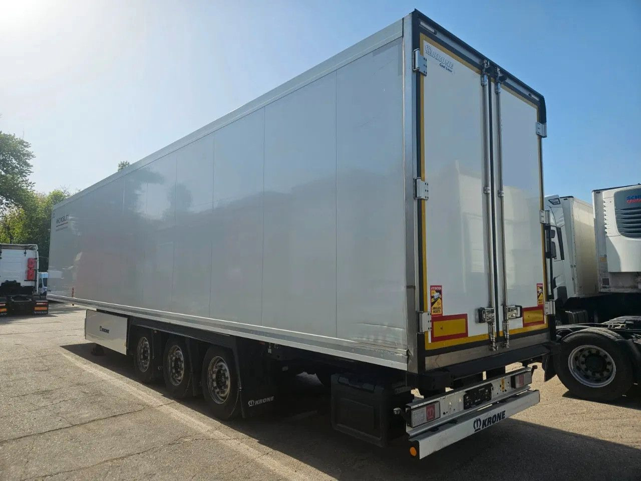 Krone SDR 27eL4-S - Frigo ThermoKing SLX300 - Lifting - Refrigerator semi-trailer: picture 4 Krone SDR 27eL4-S - Frigo ThermoKing SLX300 - Lifting - Refrigerator semi-trailer: picture 4