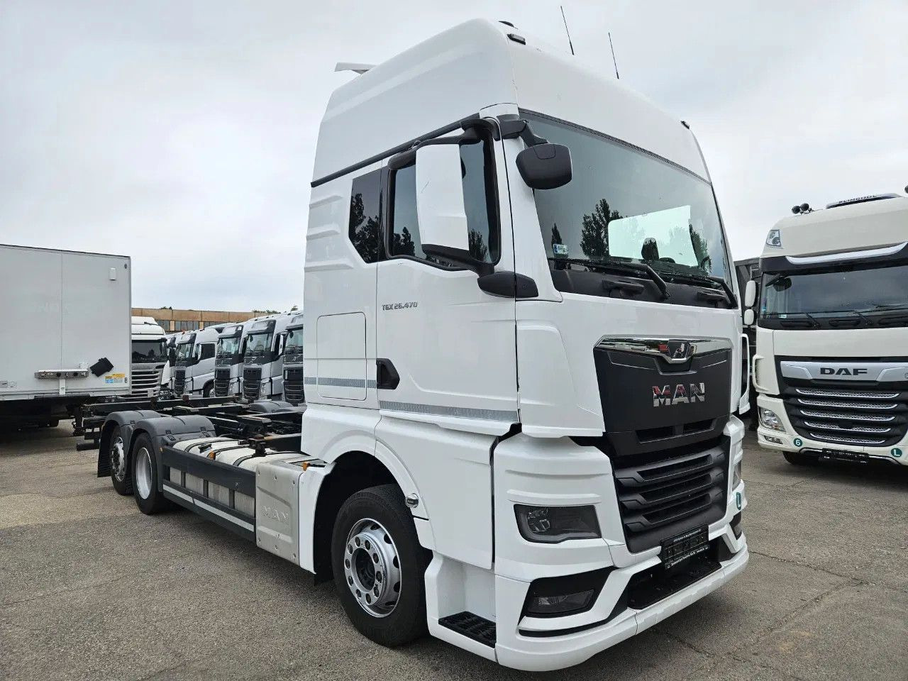 MAN TGX 26.470 XXL BDF 6x2 2 units, NAVI, Lift Axle - Container transporter/ Swap body truck: picture 2 MAN TGX 26.470 XXL BDF 6x2 2 units, NAVI, Lift Axle - Container transporter/ Swap body truck: picture 2