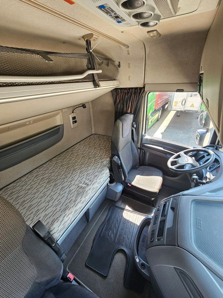 Tractor unit DAF XF 460 Space Cab Standklima 2 units: picture 7