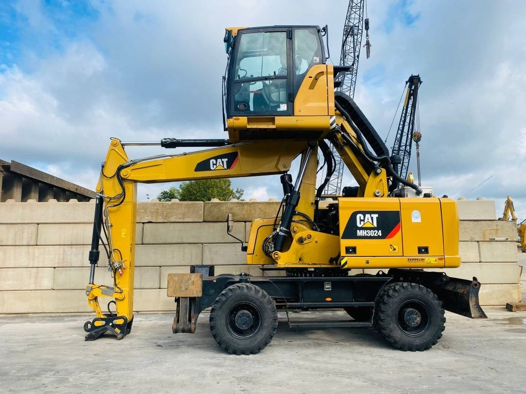 CAT mh3024 - Waste/ Industry handler: picture 1 CAT mh3024 - Waste/ Industry handler: picture 1