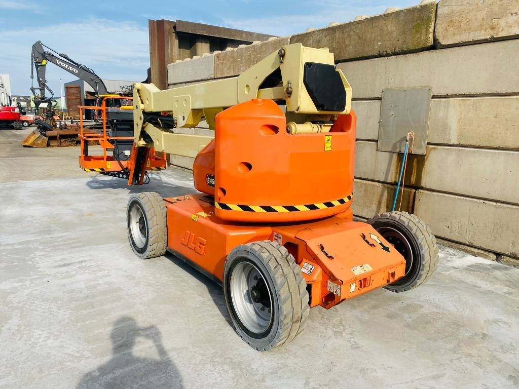 JLG E 450 AJ - Articulated boom: picture 4 JLG E 450 AJ - Articulated boom: picture 4