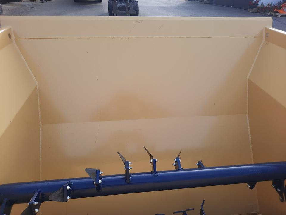 New Livestock equipment Einstreugerät Futterverteilgerät Liegeboxen Frontlader Hoflader: picture 9 New Livestock equipment Einstreugerät Futterverteilgerät Liegeboxen Frontlader Hoflader: picture 9