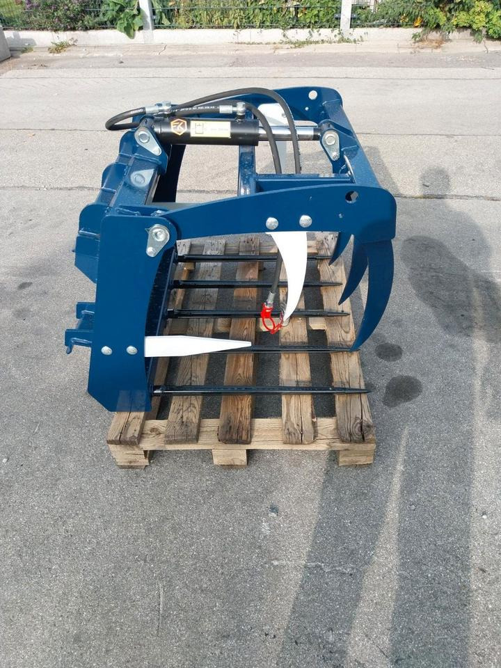 Krokodilgebiss mini Schäffer Greifschaufel Frontlader Hoflader - Silage equipment: picture 5 Krokodilgebiss mini Schäffer Greifschaufel Frontlader Hoflader - Silage equipment: picture 5