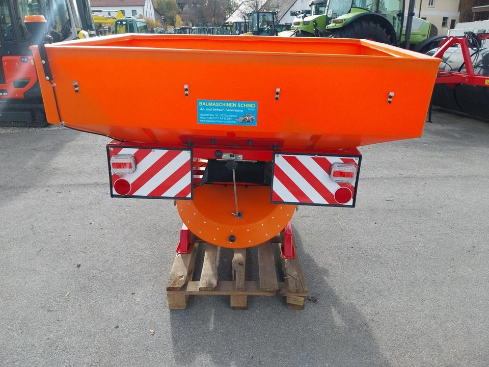 Salzstreuer 550-1200kg Sand Splitt Schlepper Traktor Streuer - Sand/ Salt spreader: picture 4 Salzstreuer 550-1200kg Sand Splitt Schlepper Traktor Streuer - Sand/ Salt spreader: picture 4