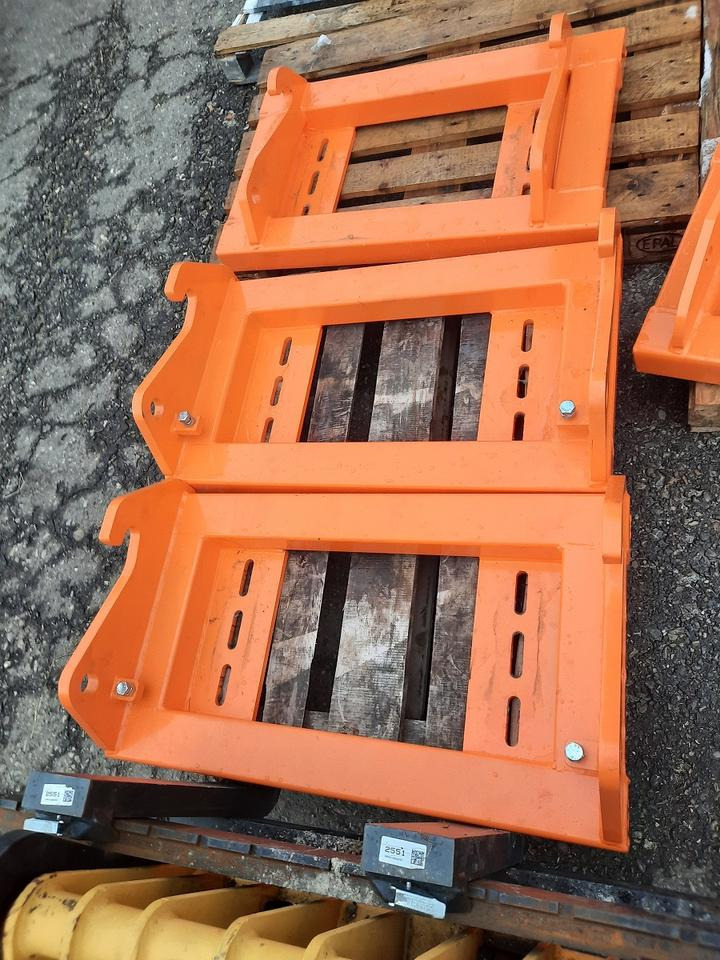 Snow plough Schneeschild Vario 2,6m Teleskoplader Schlepper Radlader Hoflader: picture 8