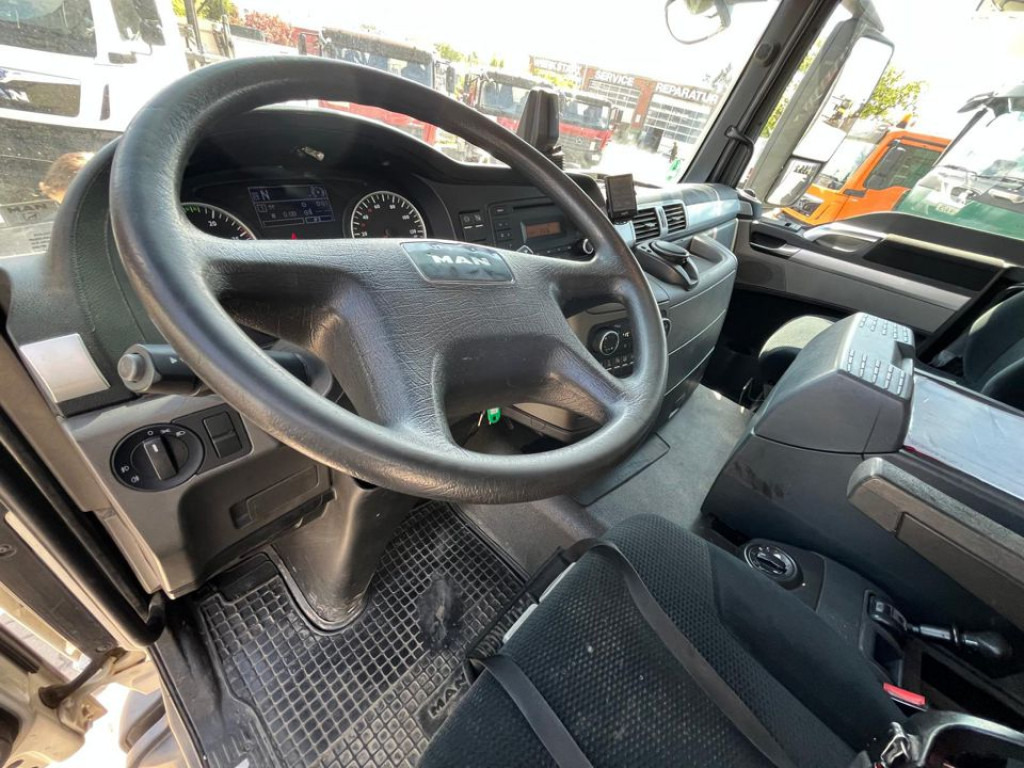 Dropside/ Flatbed truck, Crane truck MAN TG-S 26.400 6x2-2 BL Pritsche Heckkran 5xhydr.Ausschub, Funk: picture 11 Dropside/ Flatbed truck, Crane truck MAN TG-S 26.400 6x2-2 BL Pritsche Heckkran 5xhydr.Ausschub, Funk: picture 11