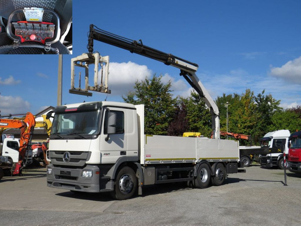 Mercedes-Benz Actros 2541 L6x2 Pritsche Heckkran Funk - Dropside/ Flatbed truck, Crane truck: picture 1 Mercedes-Benz Actros 2541 L6x2 Pritsche Heckkran Funk - Dropside/ Flatbed truck, Crane truck: picture 1
