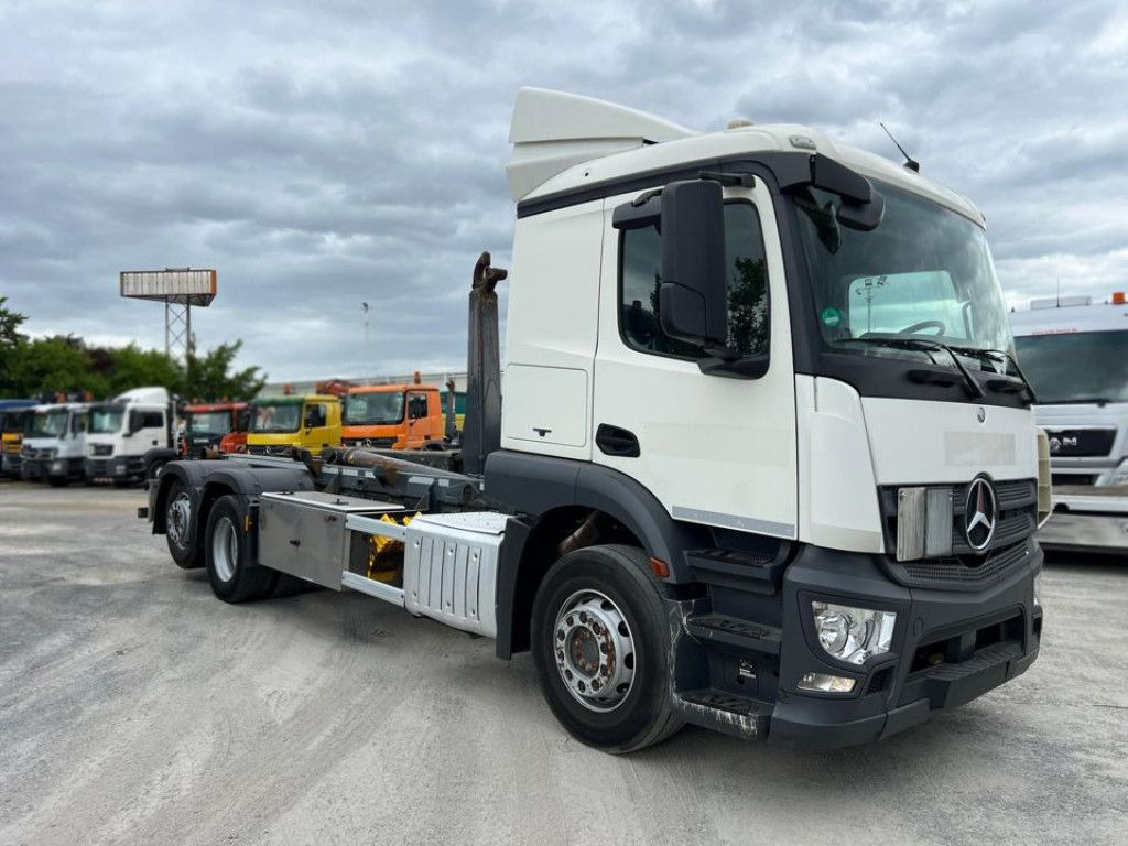 Mercedes-Benz Actros 2543 L 6x2 Abrollkipper MeillerLenk/Lift - Hook lift truck: picture 2 Mercedes-Benz Actros 2543 L 6x2 Abrollkipper MeillerLenk/Lift - Hook lift truck: picture 2