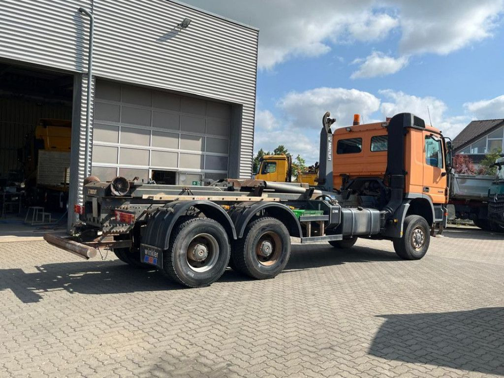 Mercedes-Benz Actros 3336 AK 6x6 Abrollkipper org. nur 84TKM - Hook lift truck: picture 4 Mercedes-Benz Actros 3336 AK 6x6 Abrollkipper org. nur 84TKM - Hook lift truck: picture 4