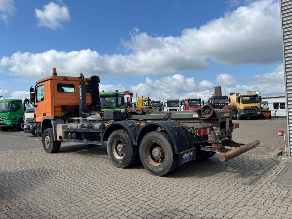 Mercedes-Benz Actros 3336 AK 6x6 Abrollkipper org. nur 84TKM - Hook lift truck: picture 3 Mercedes-Benz Actros 3336 AK 6x6 Abrollkipper org. nur 84TKM - Hook lift truck: picture 3