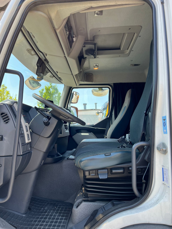 Refrigerator truck VOLVO (S) Truck FE 320 Kühlkoffer LBW Thermokin T 1200R: picture 9