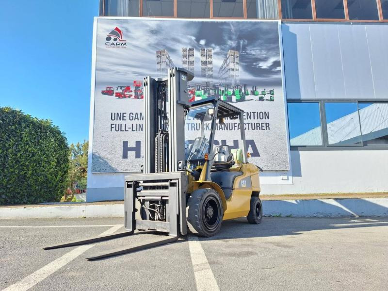 Caterpillar GP30NTD - LPG forklift: picture 1 Caterpillar GP30NTD - LPG forklift: picture 1