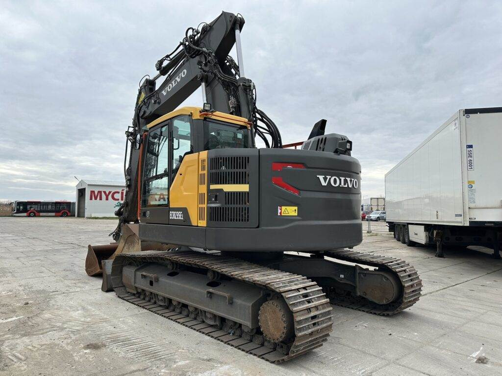 Volvo ECR235EL - Crawler excavator: picture 2 Volvo ECR235EL - Crawler excavator: picture 2