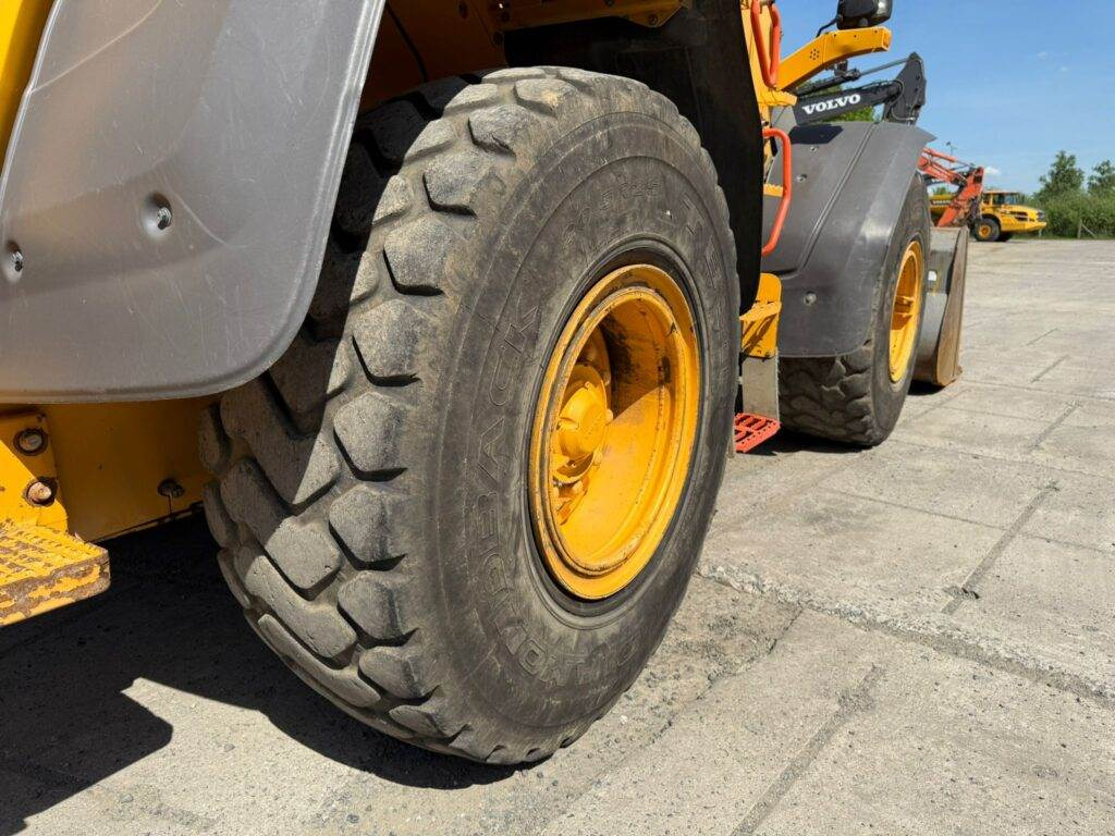 Wheel loader Volvo L60H: picture 16