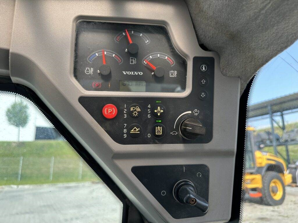 Skid steer loader Volvo MC70C: picture 18