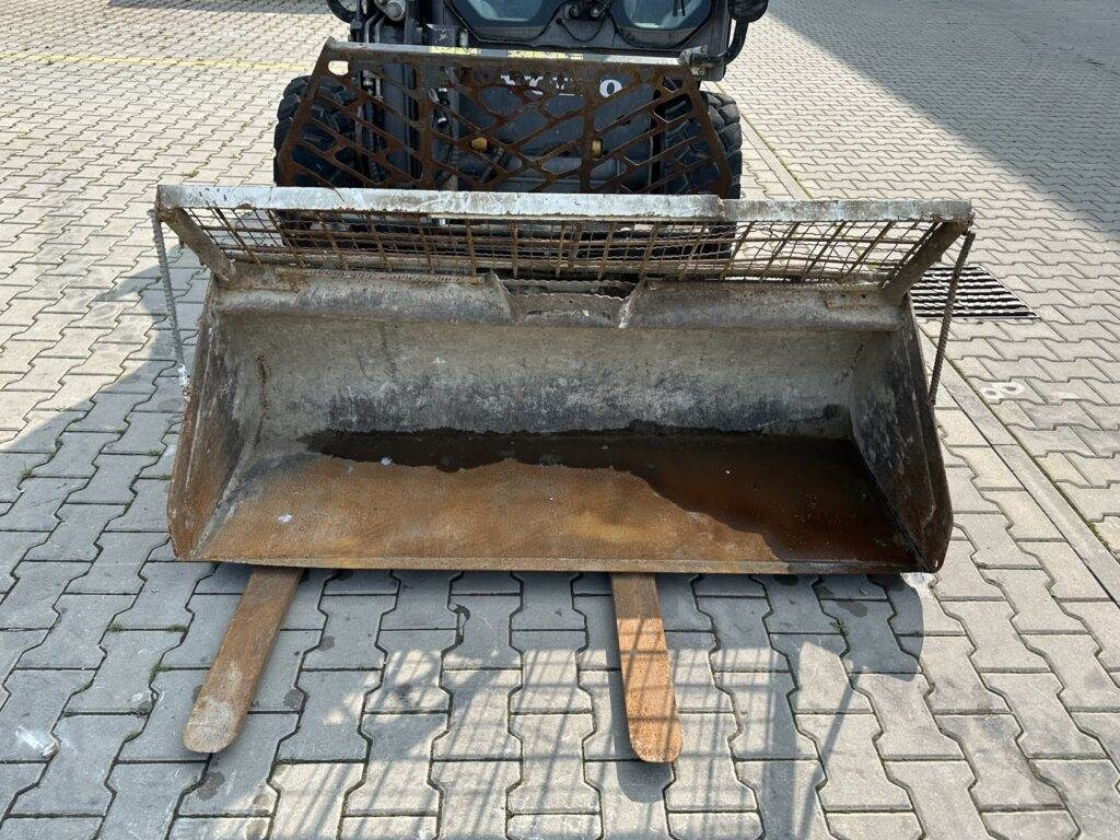 Skid steer loader Volvo MC70C: picture 14