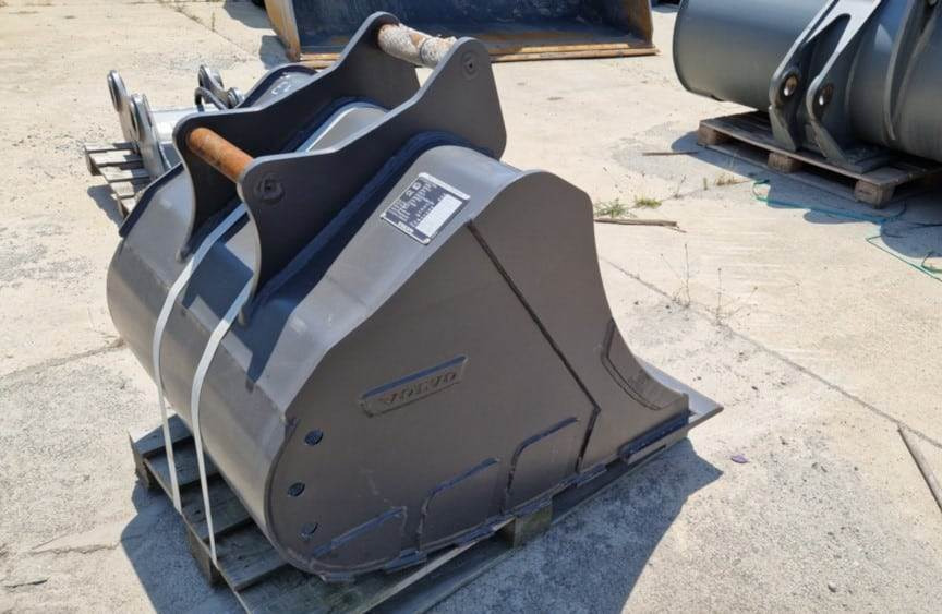 Volvo Tieflöffel mit Messer - Backhoe loader: picture 2 Volvo Tieflöffel mit Messer - Backhoe loader: picture 2