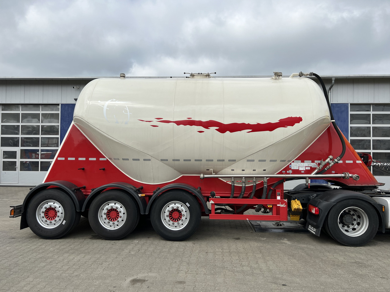 FELDBINDER O.ME.P.S. CM27 Zementsilo 3 Achse - Silo semi-trailer: picture 2 FELDBINDER O.ME.P.S. CM27 Zementsilo 3 Achse - Silo semi-trailer: picture 2