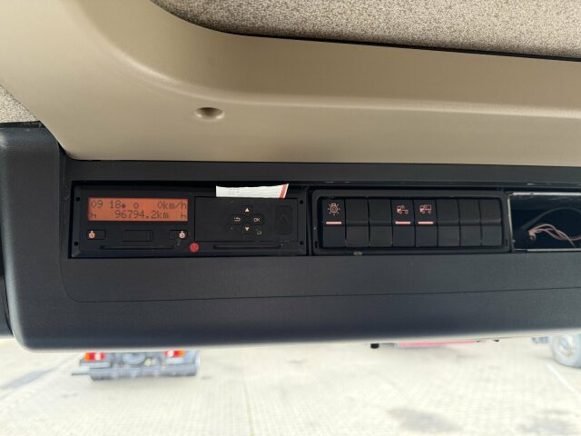 MAN TGL 8.220 4x2 Kipper Kran Palfinger 7.001-K A - Tipper van: picture 5 MAN TGL 8.220 4x2 Kipper Kran Palfinger 7.001-K A - Tipper van: picture 5