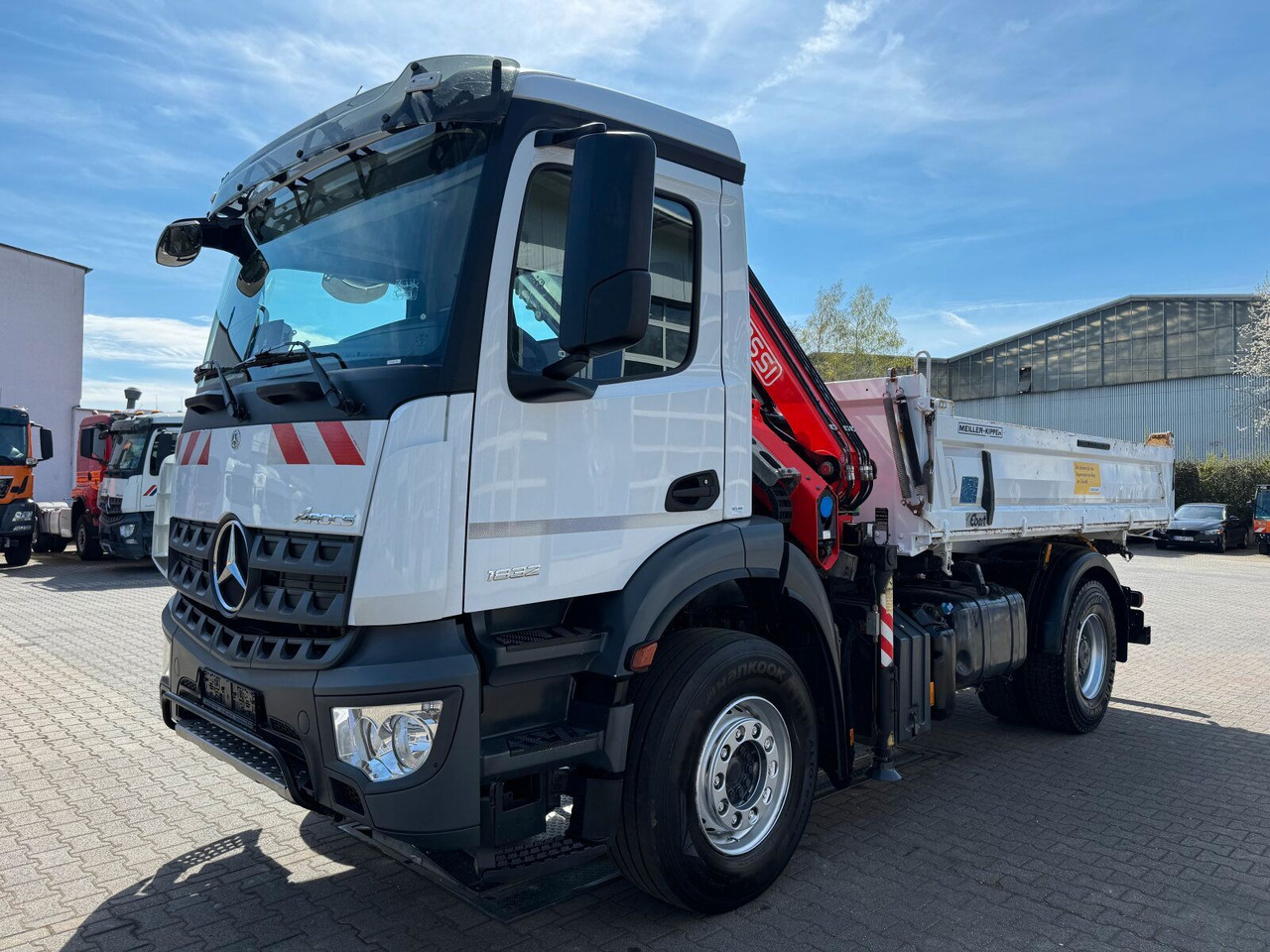 Mercedes-Benz AROCS 1832 4x2 Euro 6 Kipper Kran FASSI F120FB - Tipper, Crane truck: picture 2 Mercedes-Benz AROCS 1832 4x2 Euro 6 Kipper Kran FASSI F120FB - Tipper, Crane truck: picture 2