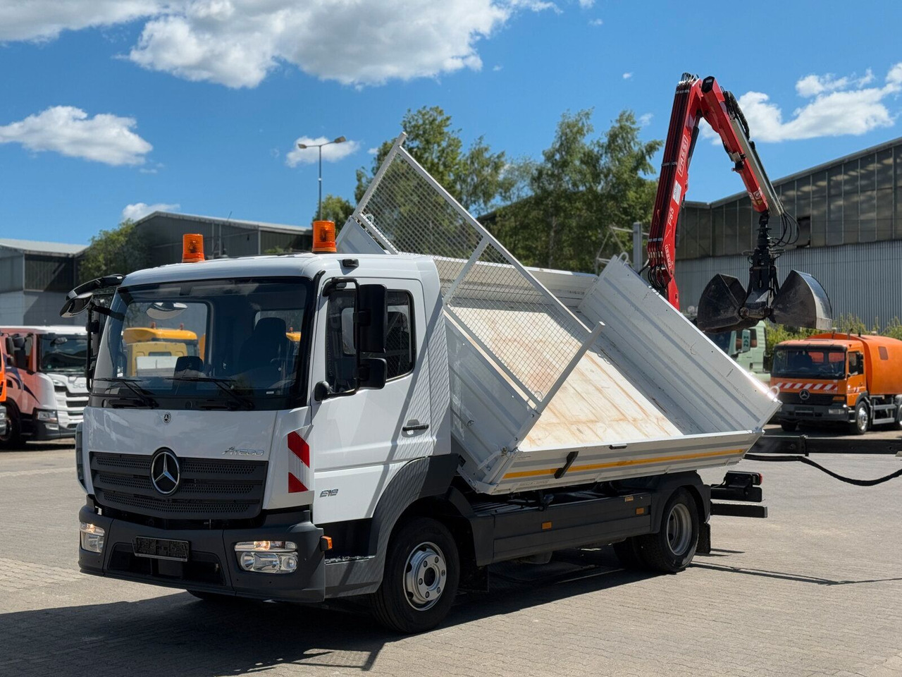 Tipper van Mercedes-Benz ATEGO 818 4x2 Euro 6 Kipper Kran FASSI F65B.0.22: picture 12