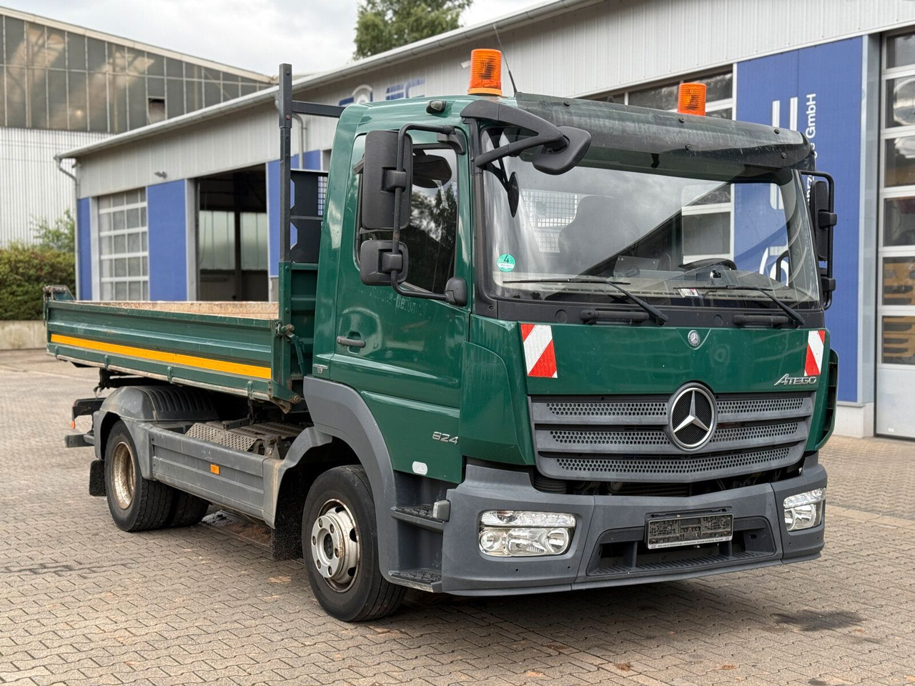Mercedes-Benz ATEGO 824 4x2 BB Dreiseitenkipper MEILLER - Tipper van: picture 1 Mercedes-Benz ATEGO 824 4x2 BB Dreiseitenkipper MEILLER - Tipper van: picture 1