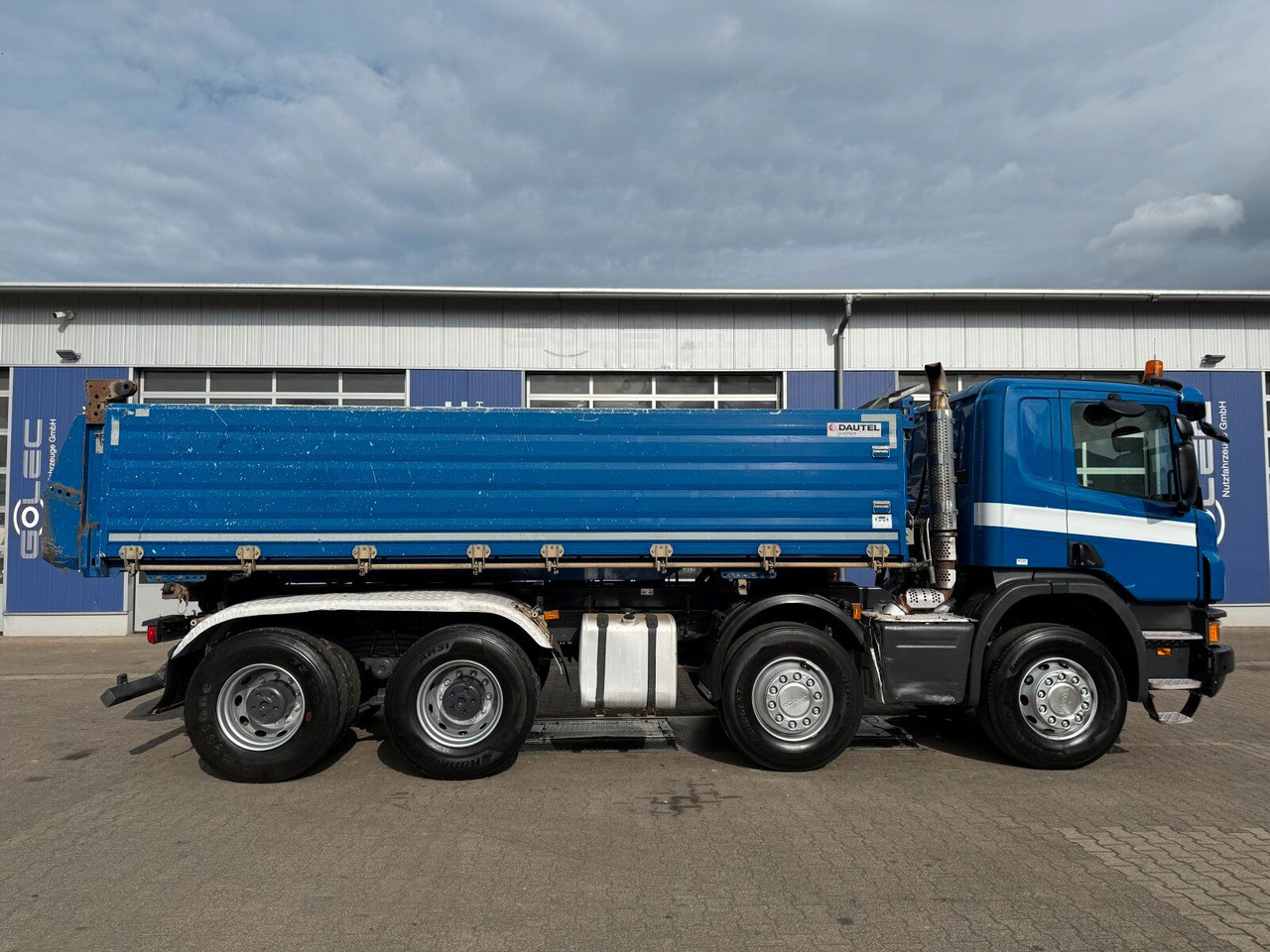 Scania P 410 8x4 Dreiseitenkipper DAUTEL - Tipper: picture 3 Scania P 410 8x4 Dreiseitenkipper DAUTEL - Tipper: picture 3