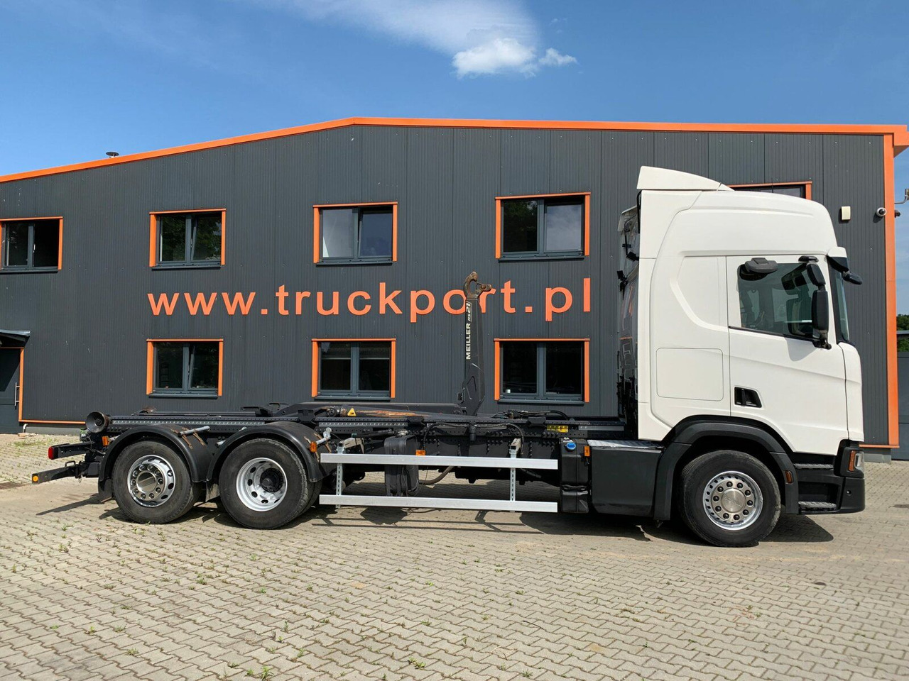 Scania R450 6x2 Abrollkipper MEILLER*Lenkachse Retarder - Hook lift truck: picture 4 Scania R450 6x2 Abrollkipper MEILLER*Lenkachse Retarder - Hook lift truck: picture 4