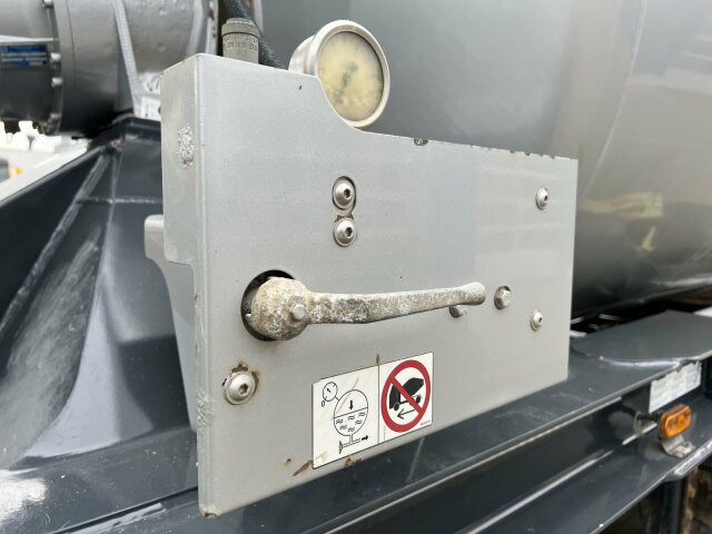 Schwing Stetter Betonmischer Auflieger 10 m³ - Concrete mixer semi-trailer: picture 4 Schwing Stetter Betonmischer Auflieger 10 m³ - Concrete mixer semi-trailer: picture 4