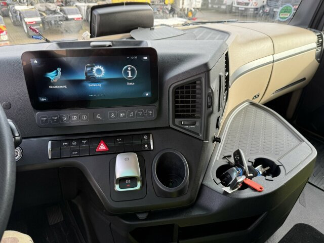 Mercedes-Benz ACTROS 1846 4x4 HAD Euro 6 Kipphydraulik - Tractor unit: picture 3 Mercedes-Benz ACTROS 1846 4x4 HAD Euro 6 Kipphydraulik - Tractor unit: picture 3