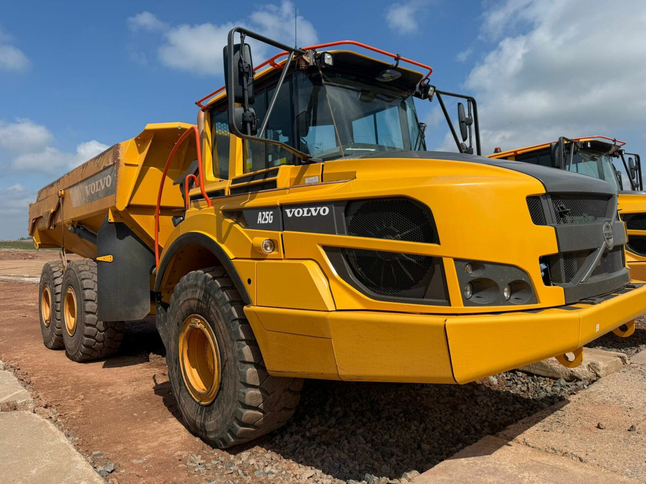 Volvo A25G Dumper 22,7 Ton TOP gepflegt - Tipper: picture 1 Volvo A25G Dumper 22,7 Ton TOP gepflegt - Tipper: picture 1