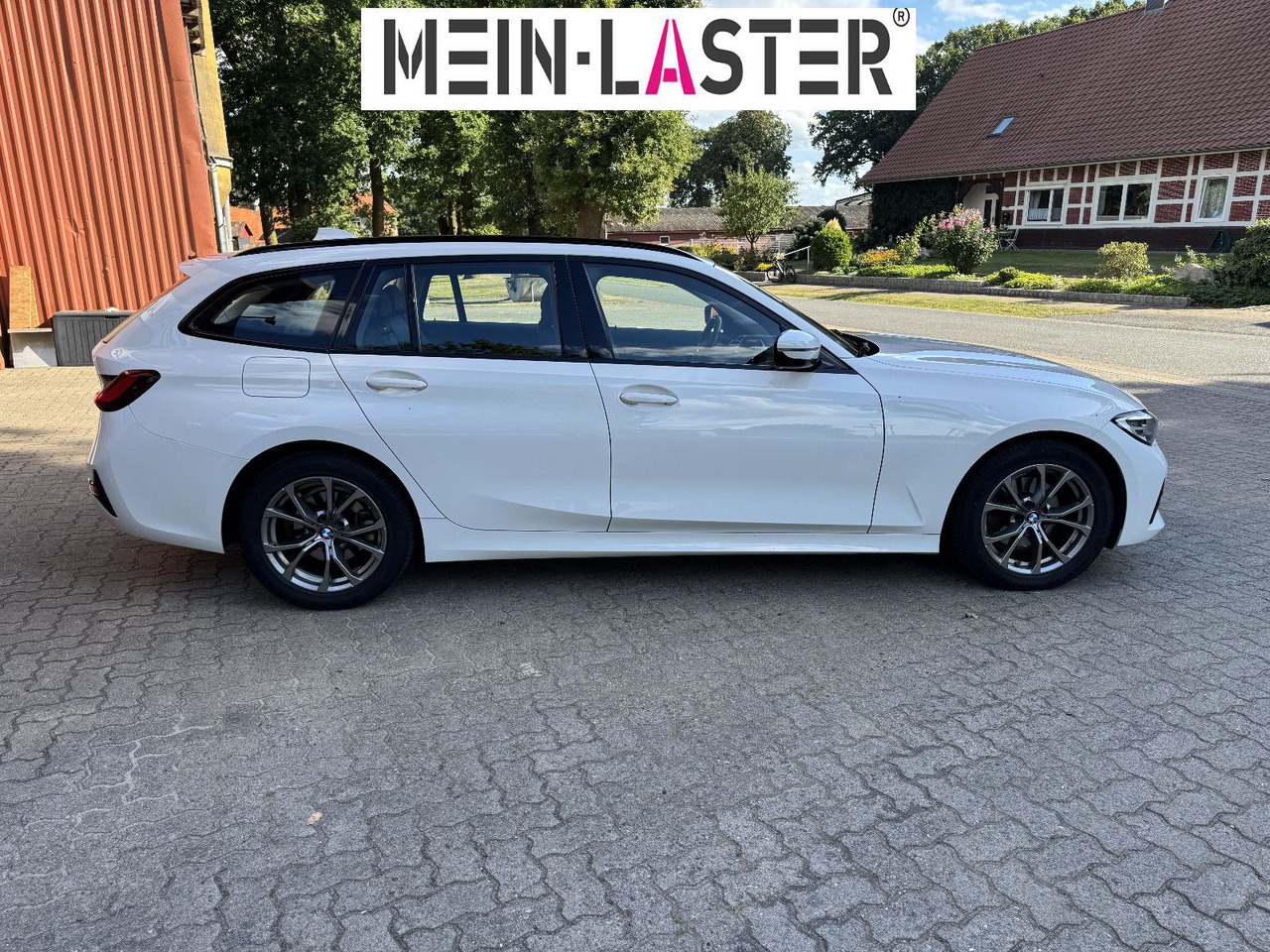 BMW 320 d xDrive touring Sport Line shadow AHK - Station wagon: picture 5 BMW 320 d xDrive touring Sport Line shadow AHK - Station wagon: picture 5