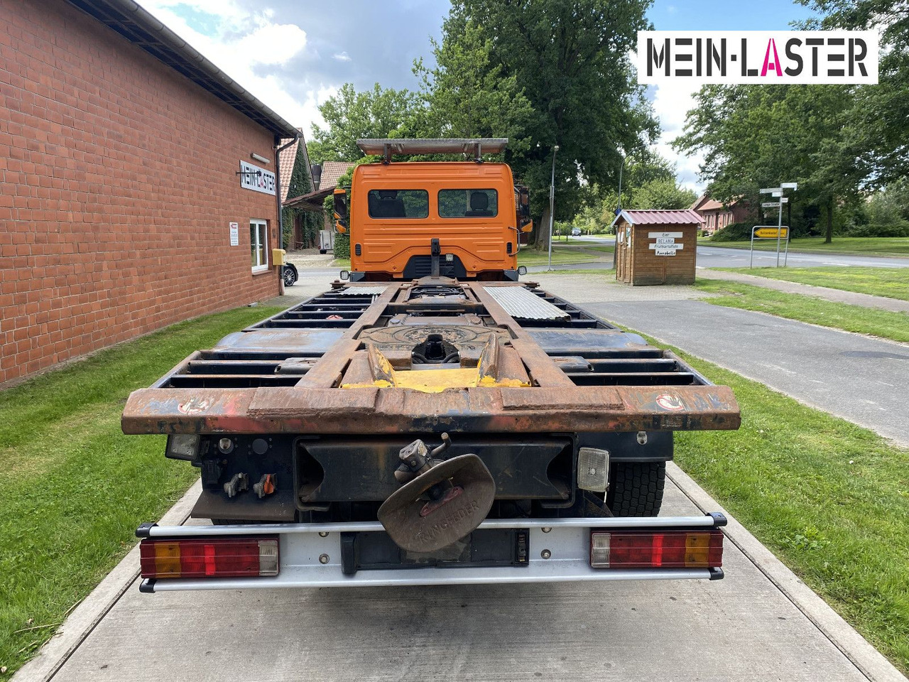 Mercedes-Benz Kamag Wiesel Umsetzter Sattelplatte - Container transporter/ Swap body truck: picture 4 Mercedes-Benz Kamag Wiesel Umsetzter Sattelplatte - Container transporter/ Swap body truck: picture 4