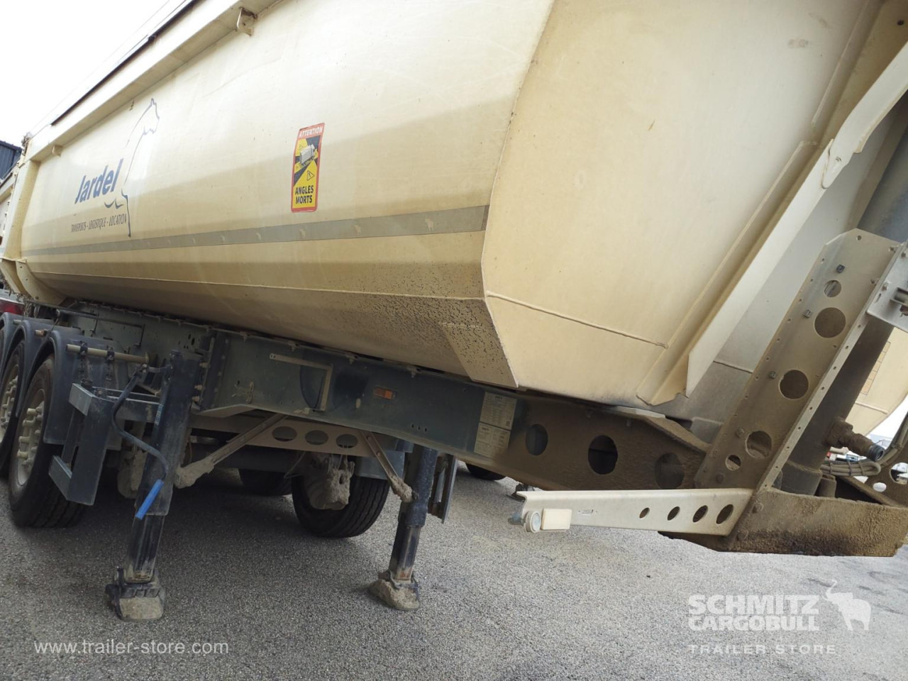 SCHMITZ Tipper Steel half pipe body 26m³ - Tipper semi-trailer: picture 1 SCHMITZ Tipper Steel half pipe body 26m³ - Tipper semi-trailer: picture 1