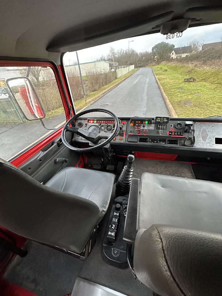 Fire truck RENAULT M180: picture 14 Fire truck RENAULT M180: picture 14