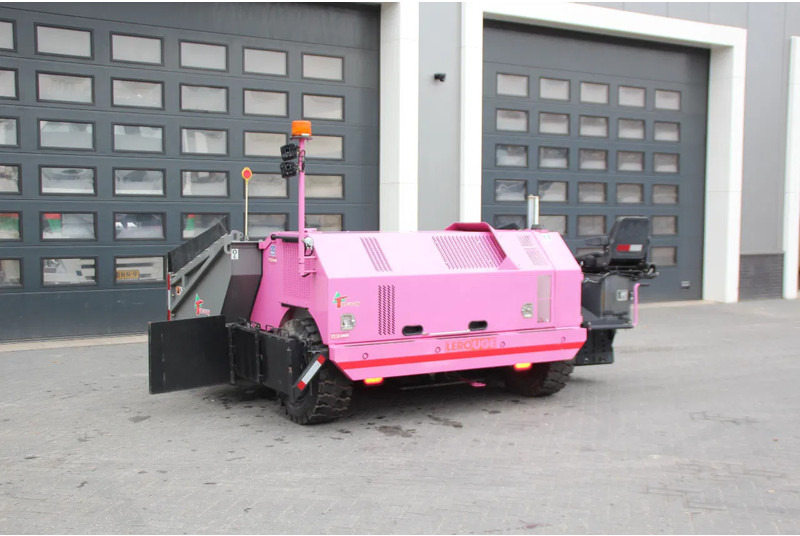 TANGUAY WP50 Bermverharder - Paved shoulder - Shoulderpavement - Straßenrandbefe TANGUAY WP50 - Construction machinery: picture 2 TANGUAY WP50 Bermverharder - Paved shoulder - Shoulderpavement - Straßenrandbefe TANGUAY WP50 - Construction machinery: picture 2