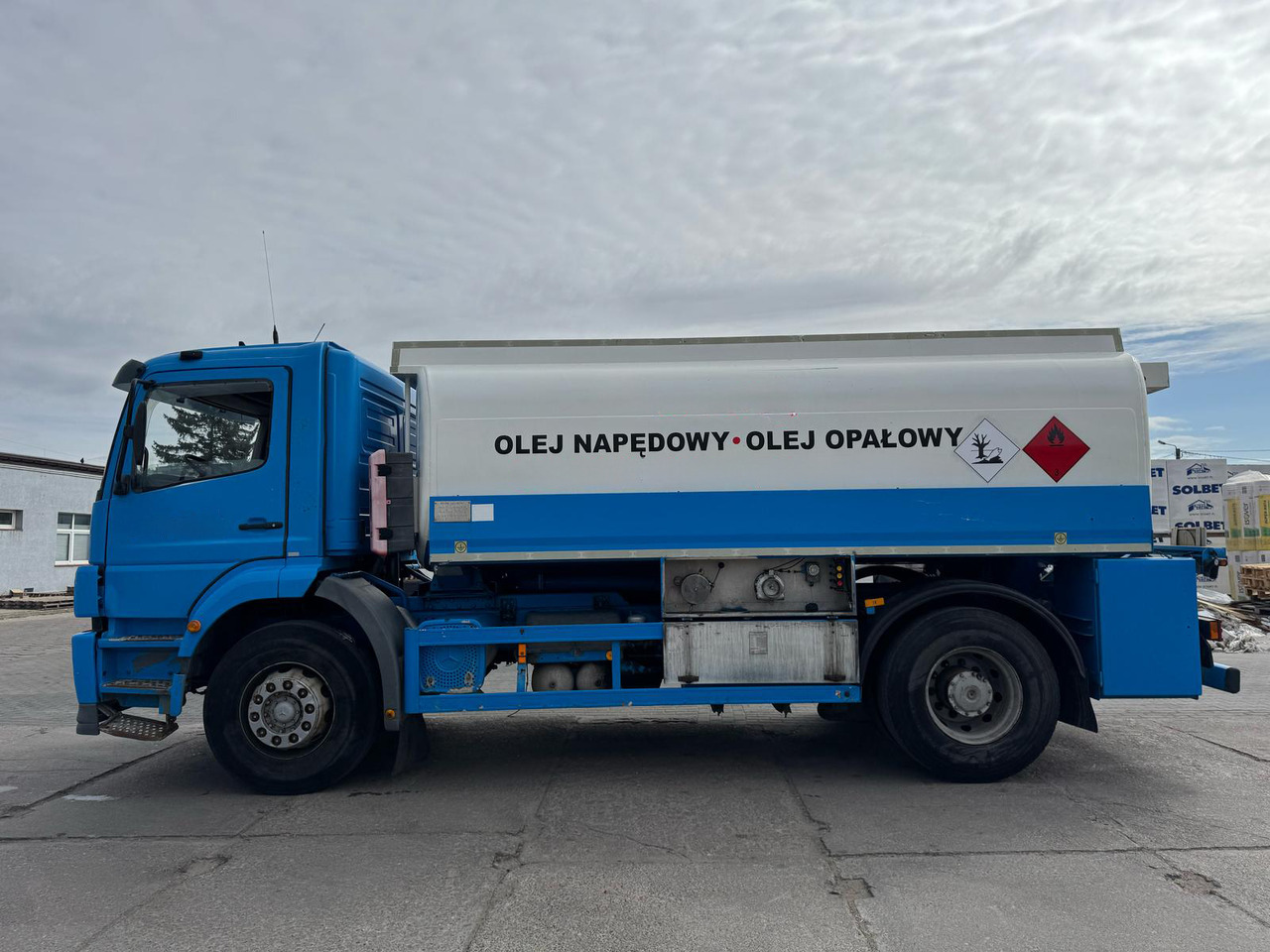 MERCEDES-BENZ Atego 1828 - Tank truck: picture 4 MERCEDES-BENZ Atego 1828 - Tank truck: picture 4