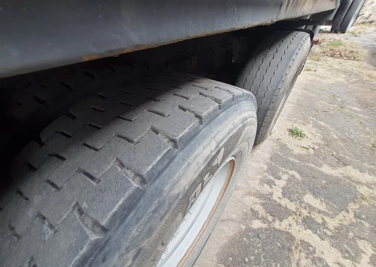 Dropside/ Flatbed truck RENAULT Magnum 430 6x2 Grain truck: picture 17 Dropside/ Flatbed truck RENAULT Magnum 430 6x2 Grain truck: picture 17