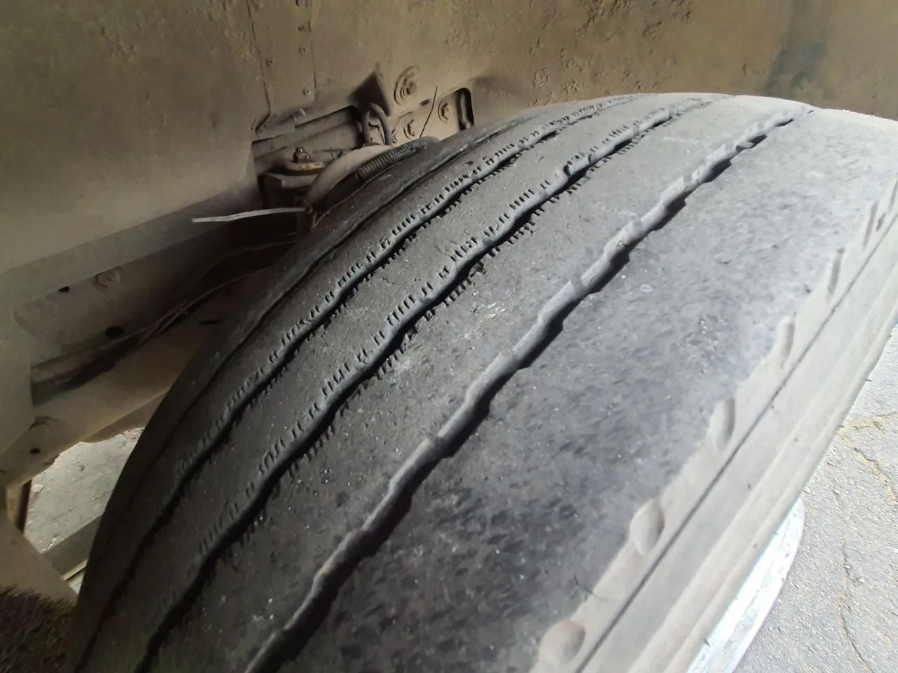 Dropside/ Flatbed truck RENAULT Magnum 430 6x2 Grain truck: picture 18 Dropside/ Flatbed truck RENAULT Magnum 430 6x2 Grain truck: picture 18