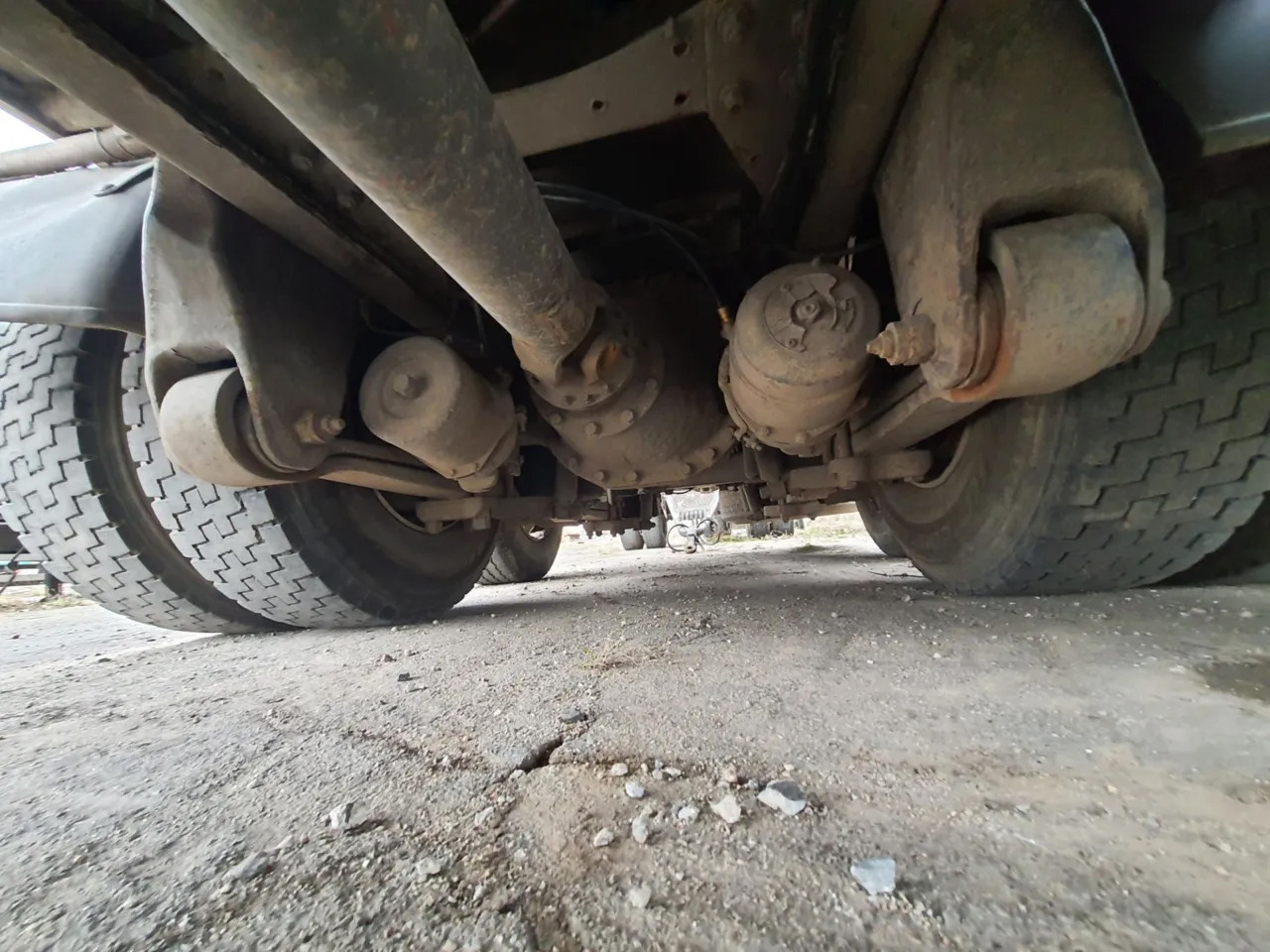 Dropside/ Flatbed truck RENAULT Magnum 430 6x2 Grain truck: picture 19 Dropside/ Flatbed truck RENAULT Magnum 430 6x2 Grain truck: picture 19