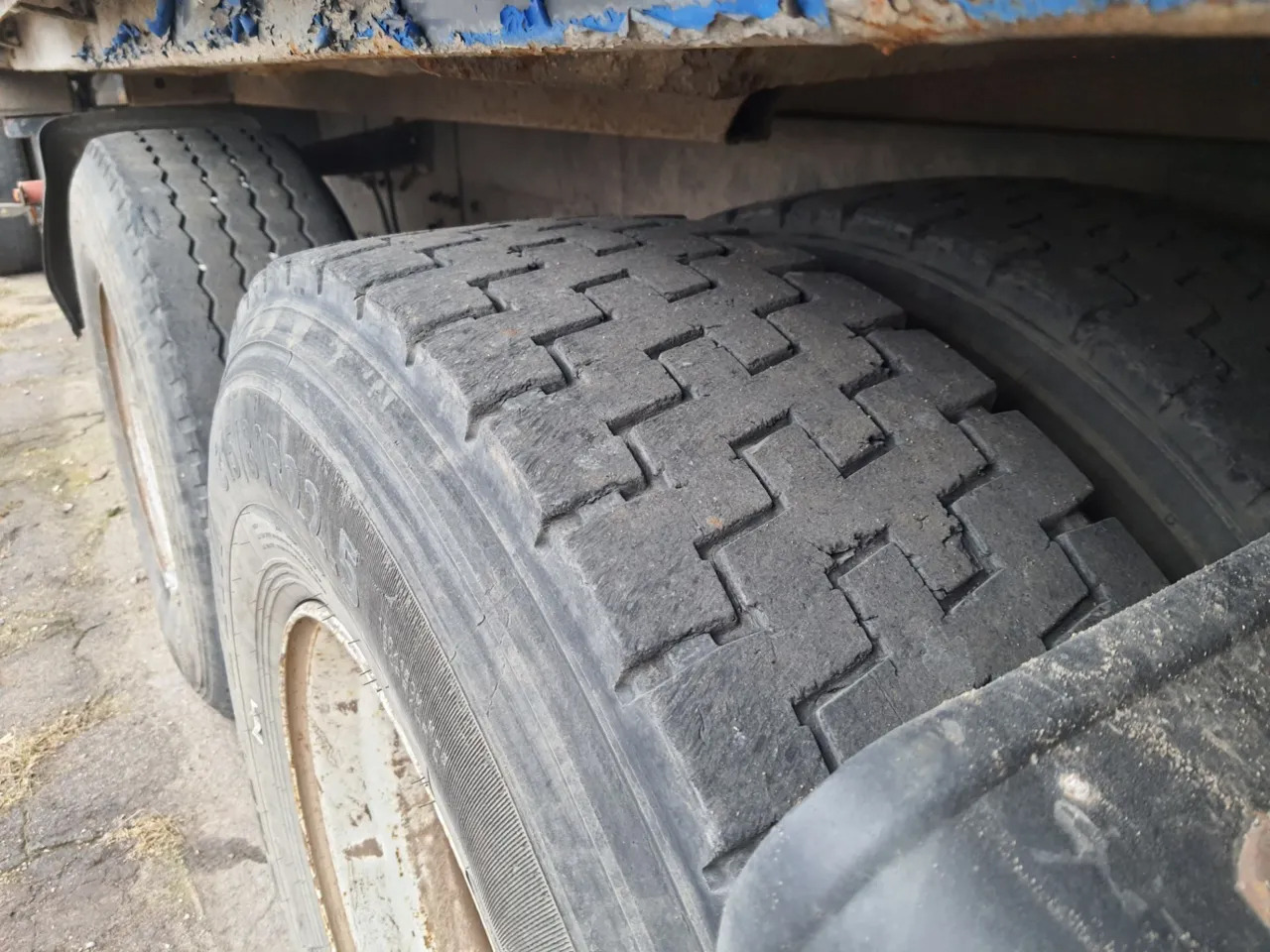 Dropside/ Flatbed truck RENAULT Magnum 430 6x2 Grain truck: picture 16 Dropside/ Flatbed truck RENAULT Magnum 430 6x2 Grain truck: picture 16