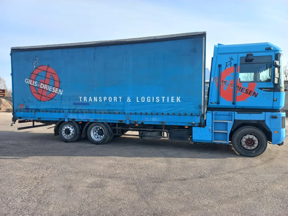RENAULT Magnum 440 - Curtainsider truck: picture 2 RENAULT Magnum 440 - Curtainsider truck: picture 2