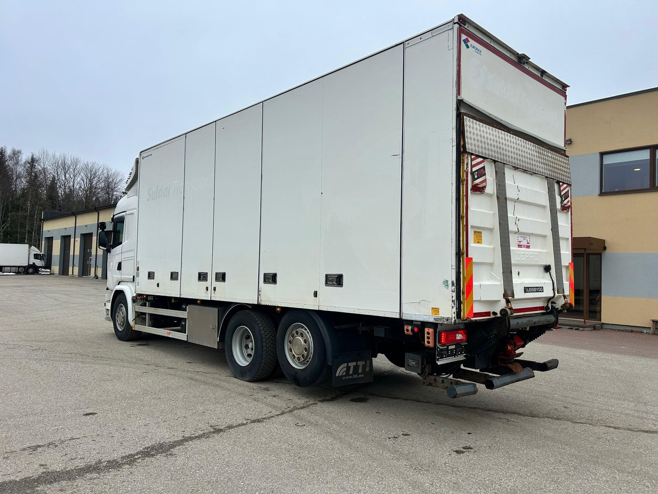 Refrigerator truck SCANIA G490: picture 8