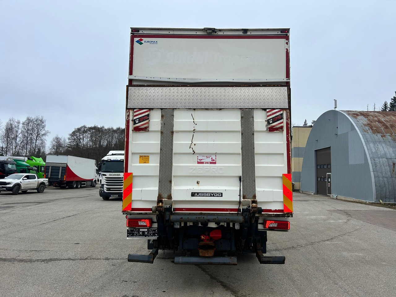 Refrigerator truck SCANIA G490: picture 7