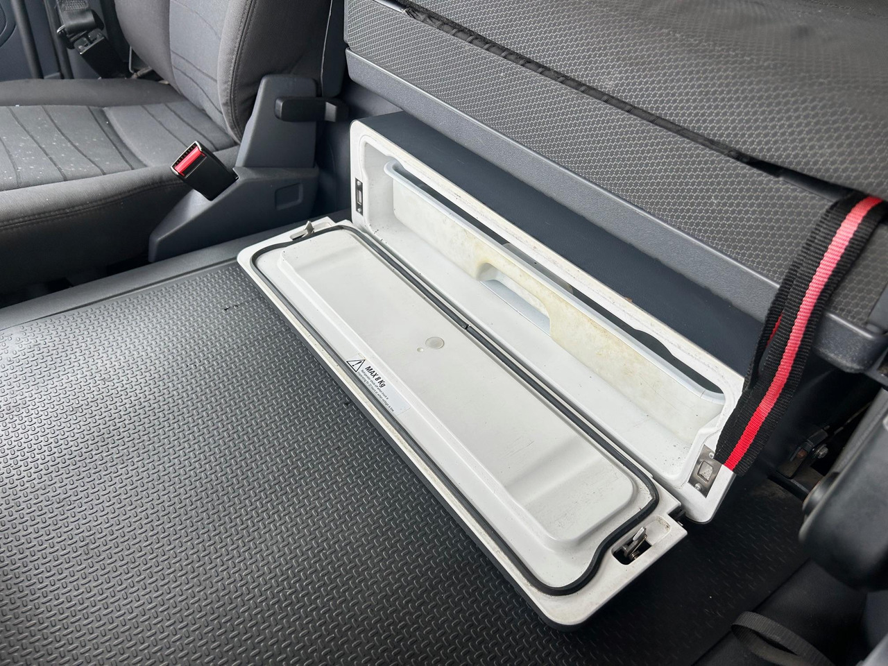 Refrigerator truck SCANIA G490: picture 23